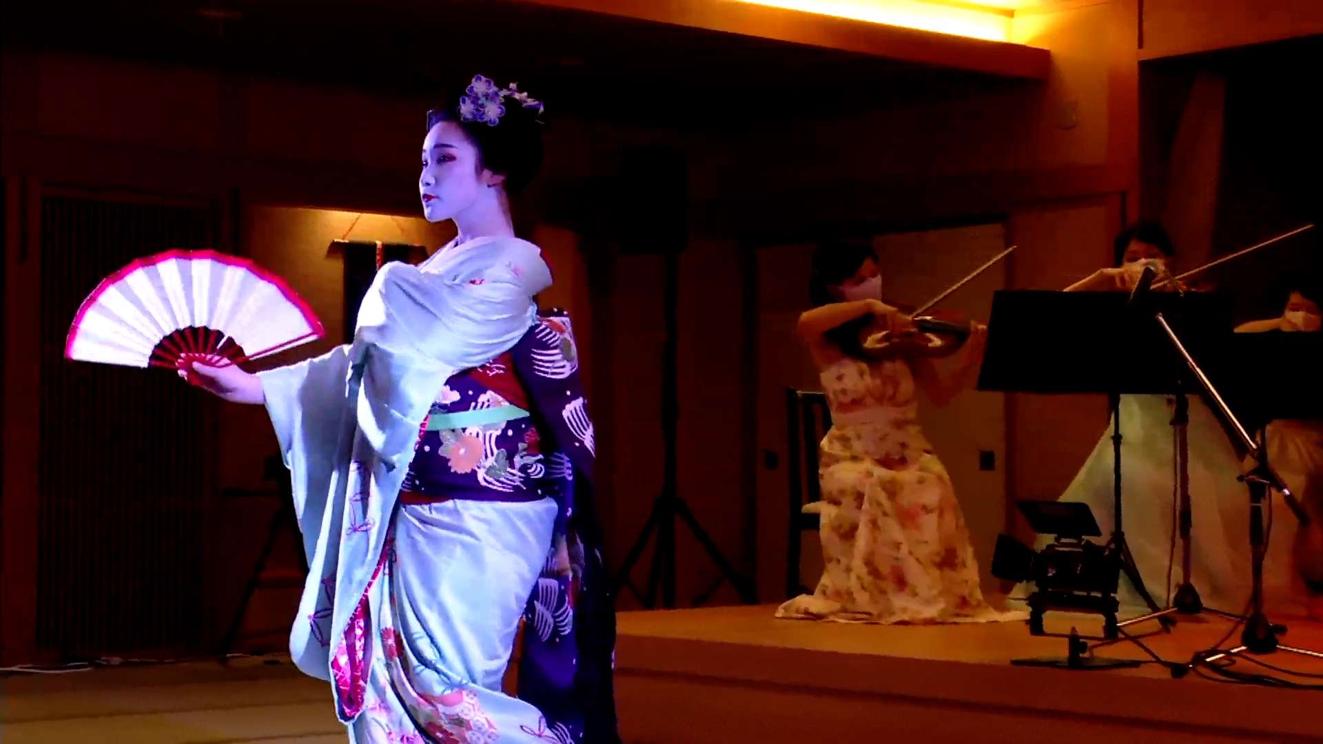 ホテルパーティーに和の彩りを: 伝統芸能による日本の美のアトラクション余興
