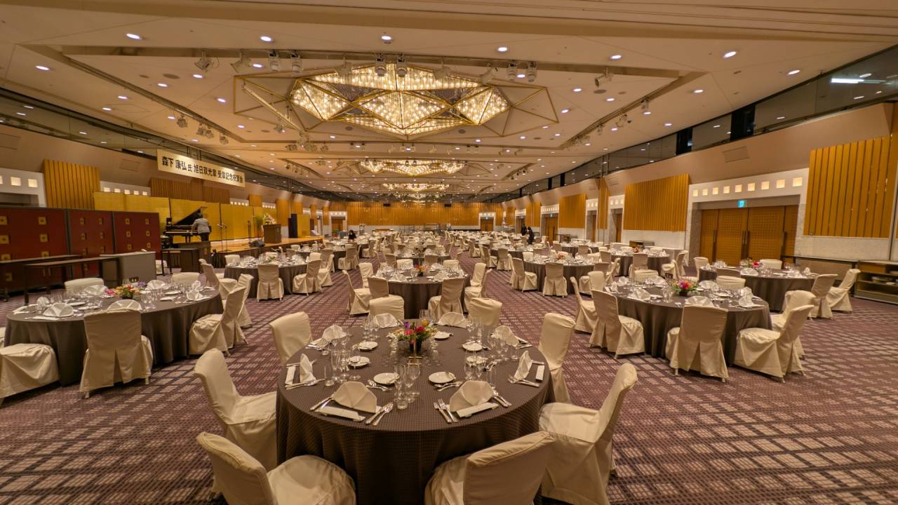 【札幌】褒章受章祝賀会・叙勲祝賀会の余興なら生演奏｜札幌のホテル祝賀会を“舞台”に変えるシェフdeオペラ